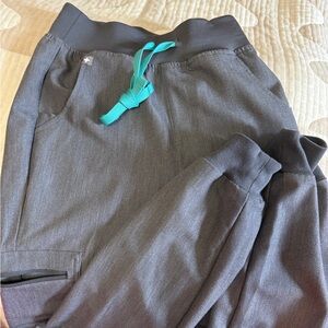 Graphite Figs Zamora Jogger scrub pants
